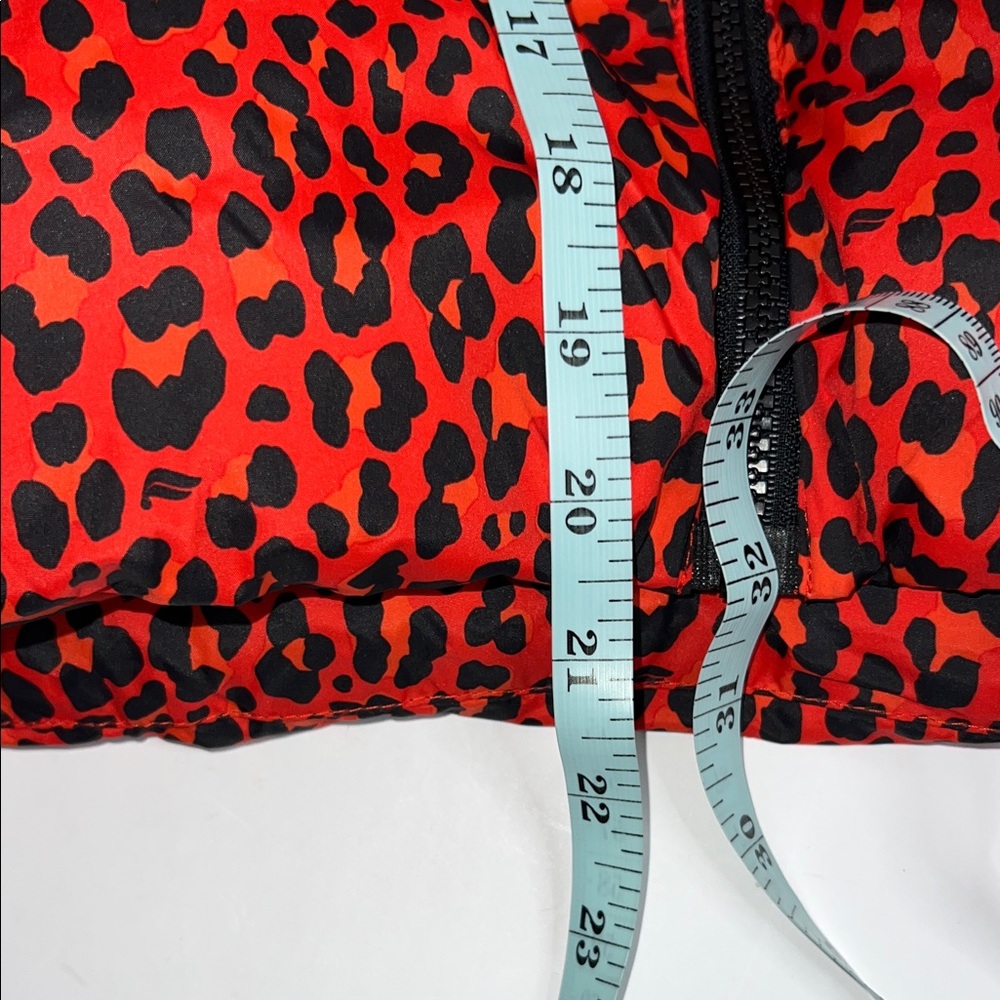 Fabletics Wander Cropped Puffer Jacket Womens XS - Picture 10 of 10